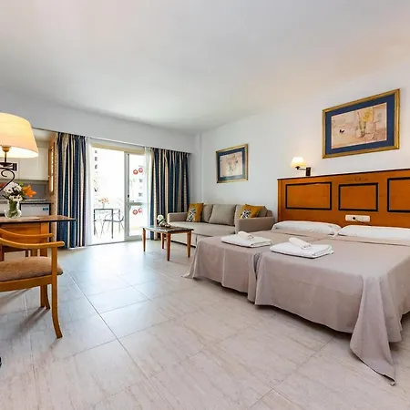 Private Pyr By The Promenade - Shared Pool Available * Fuengirola